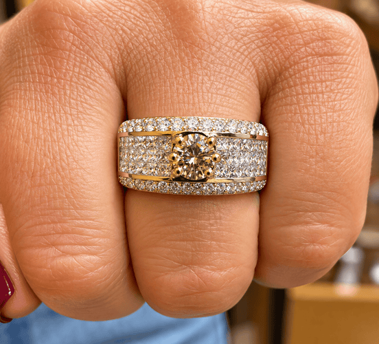 Bague 65 Bague en or jaune 18 carats et diamants naturels, taille 65 58 Facettes 91044