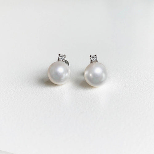 akoya-pearl-diamond-earrings-18k-white-gold-underwater-3.jpg