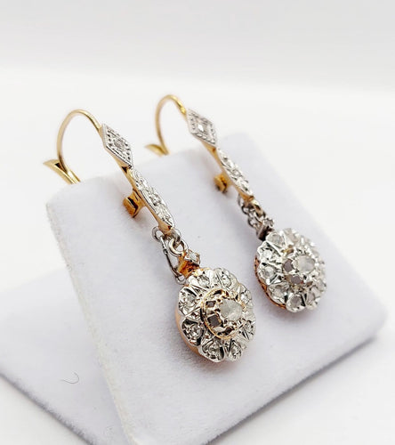 Boucles d'oreilles Dormeuses marguerite anciennes en or 18k, platine et diamants taille rose 58 Facettes A07848