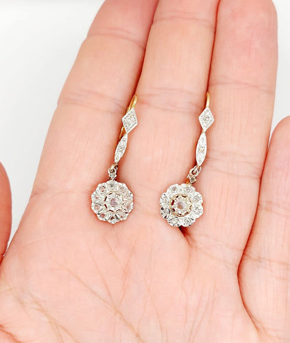 Boucles d'oreilles Dormeuses marguerite anciennes en or 18k, platine et diamants taille rose 58 Facettes A07848