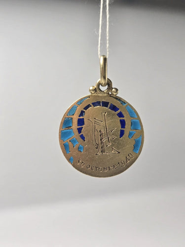 Pendentif Becker - Médaille Art nouveau en or jaune et émail plique-à-jour 58 Facettes Pendentif-07