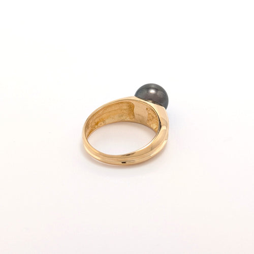 Bague 53.5 Bague en or jaune 18 carats et perle noire 58 Facettes 38019