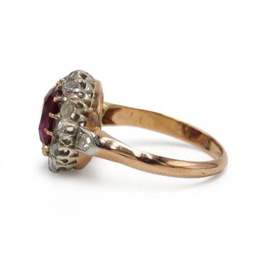 Bague 51 Bague marguerite ancienne en or 18k, platine, rubis et diamants 58 Facettes SA085