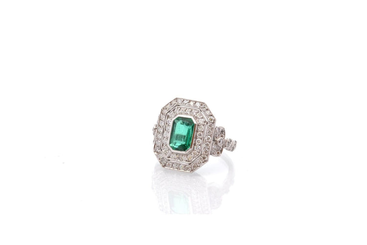 Bague 53 Bague en platine avec émeraude 1,70 ct et diamants 0,80 ct 58 Facettes 26871-26634