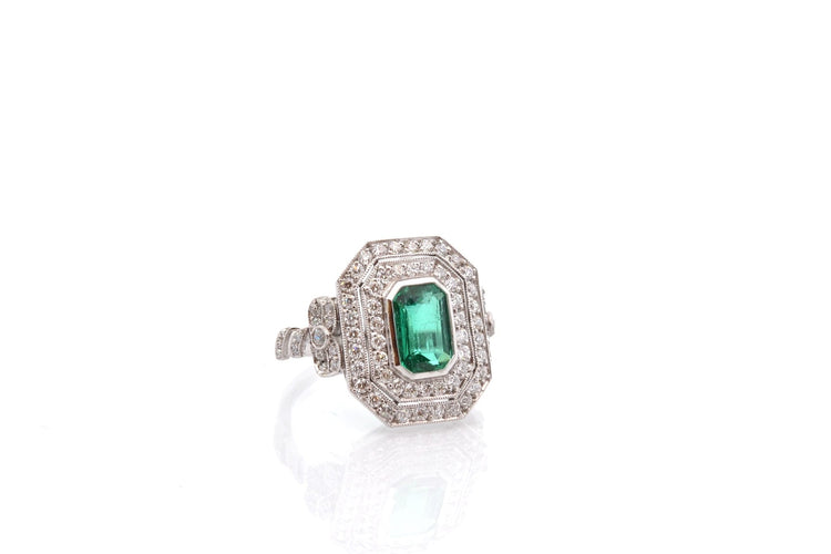Bague 53 Bague en platine avec émeraude 1,70 ct et diamants 0,80 ct 58 Facettes 26871-26634