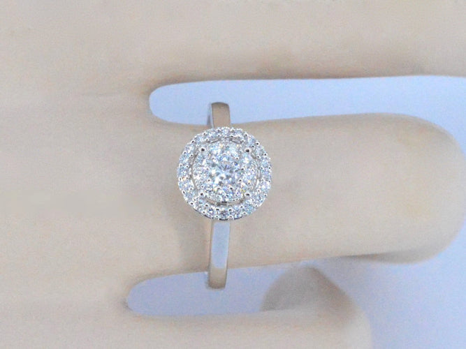 Bague 53 Bague halo en or blanc sertie de diamants 58 Facettes 1024