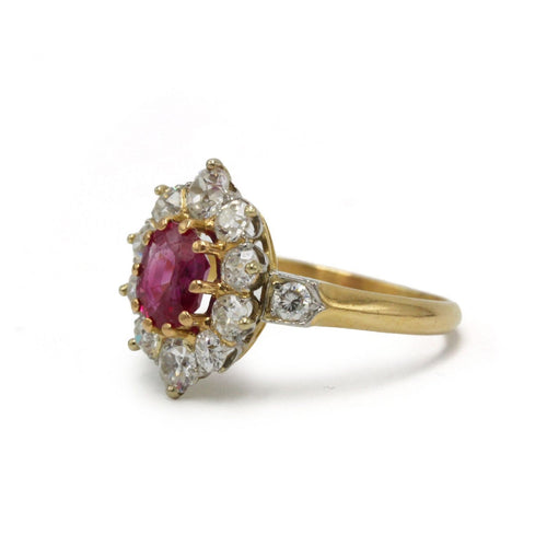 Bague 52 Bague marguerite ancienne en or 18k et platine, diamants et rubis birman non chauffé 58 Facettes SA086
