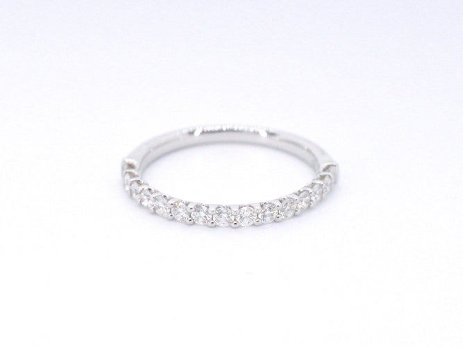Bague 53 Bague en or blanc 18 carats sertie de diamants 58 Facettes 1035