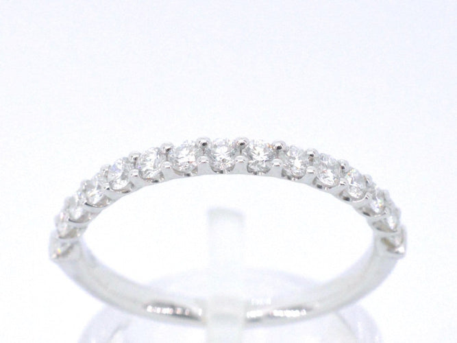Bague 53 Bague en or blanc 18 carats sertie de diamants 58 Facettes 1035