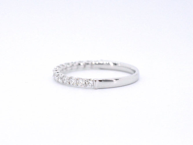 Bague 53 Bague en or blanc 18 carats sertie de diamants 58 Facettes 1035