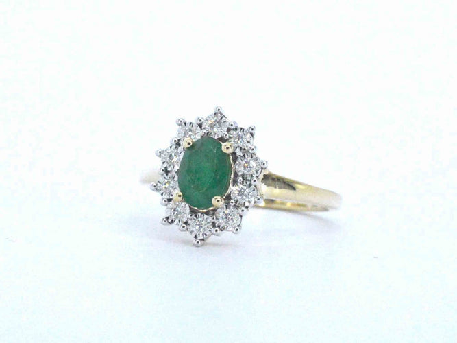 Bague 54 Bague en or 14 ct, émeraude ovale et diamants 58 Facettes 2368