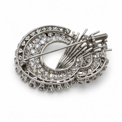 Broche Broche en or blanc, platine et diamants 58 Facettes 1450