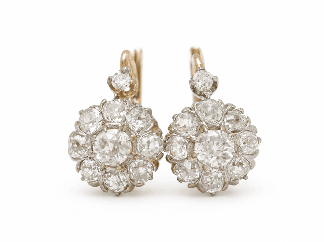 Boucles d'oreilles Boucles d'oreilles dormeuses marguerite en or jaune, platine et diamants 58 Facettes 33836
