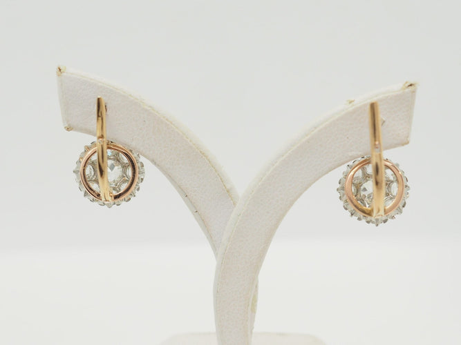 Boucles d'oreilles Boucles d'oreilles dormeuses marguerite en or jaune, platine et diamants 58 Facettes 33836