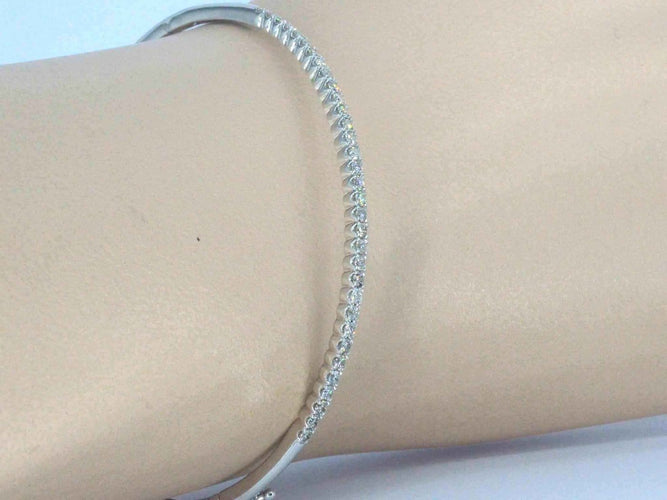 Bracelet Bracelet jonc en or blanc 14 carats et diamants naturels 58 Facettes 2381