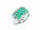 Bague 54 Bague pavée en or blanc, diamants naturels et émeraudes 58 Facettes 2382