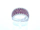 Bague 54 Bague pavée en or blanc, diamants naturels et rubis 58 Facettes 2383
