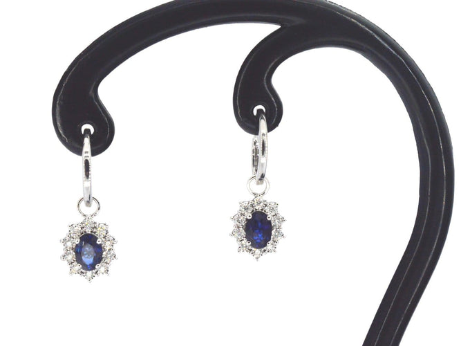 Boucles d'oreilles Boucles d'oreilles pendantes en or blanc 14k, diamants et saphirs 58 Facettes 2384