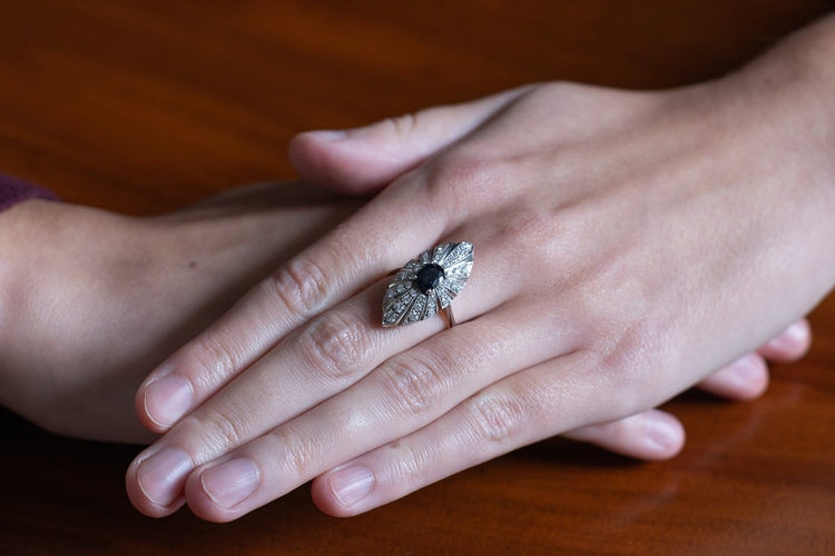 Bague 59 Bague marquise en or blanc, saphir et diamants 58 Facettes 13608