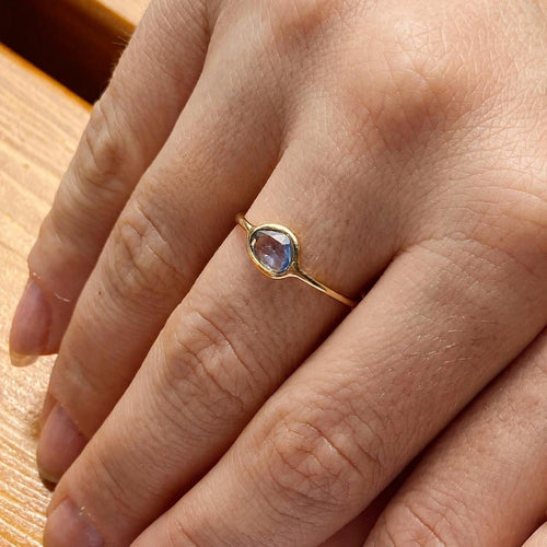 blue-sapphire-ring-18k-gold-love-more-2.jpg