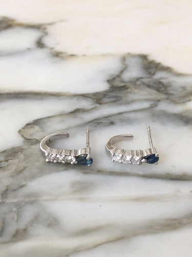 Boucles d'oreilles Boucles d’oreilles en or blanc 18k, saphirs et diamants 58 Facettes 293