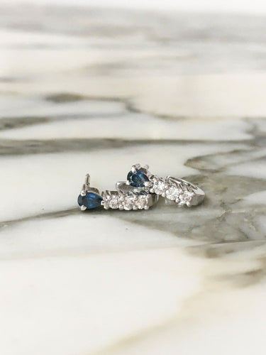 Boucles d'oreilles Boucles d’oreilles en or blanc 18k, saphirs et diamants 58 Facettes 293