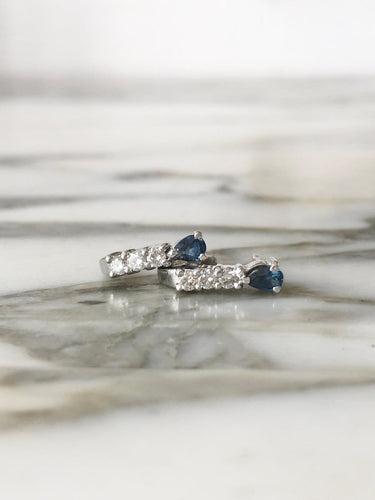 Boucles d'oreilles Boucles d’oreilles en or blanc 18k, saphirs et diamants 58 Facettes 293