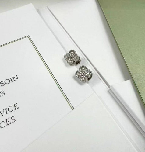 Boucles d'oreilles Van Cleef & Arpels Sweet Alhambra - Boucles d'oreilles diamants 58 Facettes jnci197