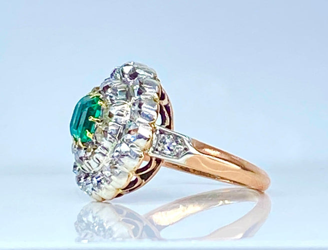 Bague 45 Bague marguerite en or 18 carats, émeraude et diamants 58 Facettes AB742