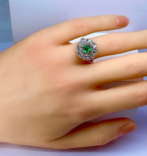 Bague 45 Bague marguerite en or 18 carats, émeraude et diamants 58 Facettes AB742