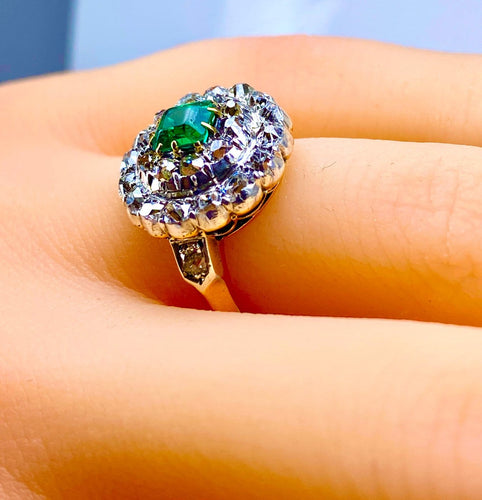 Bague 45 Bague marguerite en or 18 carats, émeraude et diamants 58 Facettes AB742
