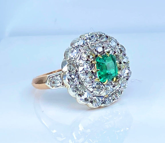 Bague 45 Bague marguerite en or 18 carats, émeraude et diamants 58 Facettes AB742