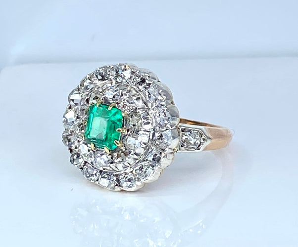 Bague 45 Bague marguerite en or 18 carats, émeraude et diamants 58 Facettes AB742