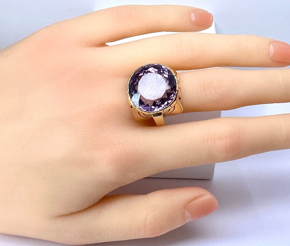 Bague 57 Bague en or jaune 18 carats et améthyste 32 carats 58 Facettes AB744