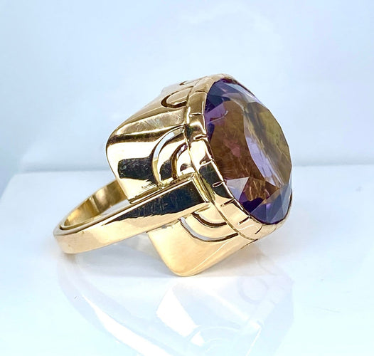 Bague 57 Bague en or jaune 18 carats et améthyste 32 carats 58 Facettes AB744
