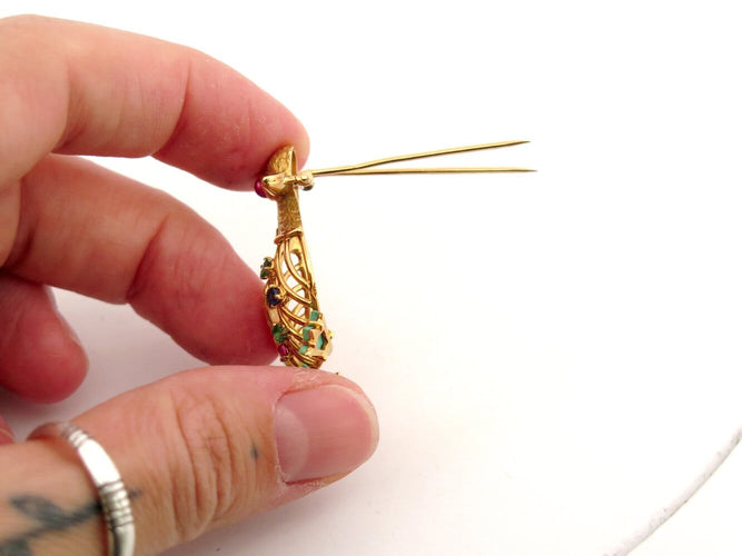 Broche Broche canard vintage en or jaune 18k, rubis, émeraudes et saphirs 58 Facettes 276295
