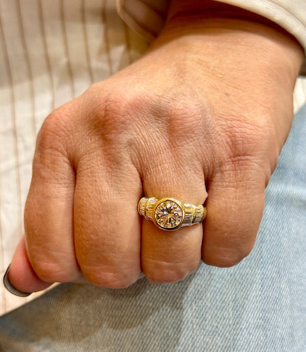 Bague 53 Dubaï - Bague solitaire en or jaune 18 carats et diamants 58 Facettes Dub