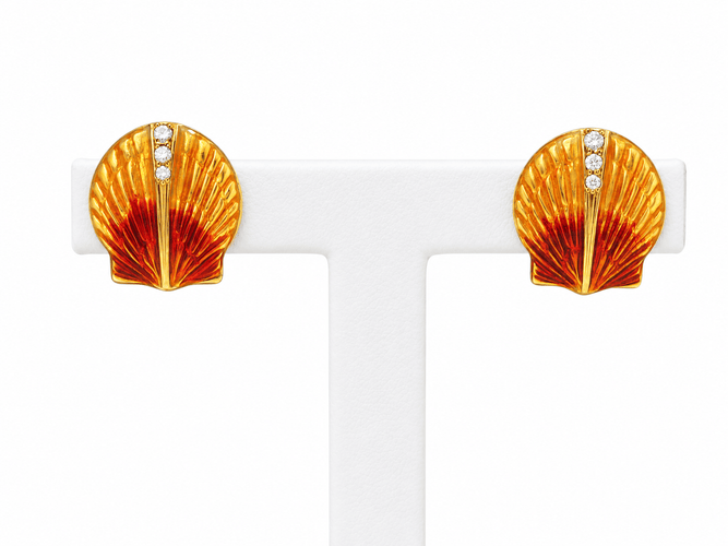 Boucles d'oreilles Boucles d’oreilles vintage coquillage en or jaune 18K et diamants 58 Facettes 26596