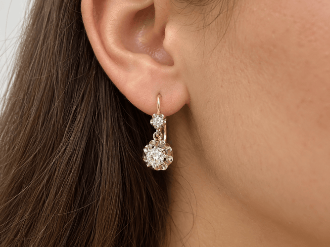 Boucles d'oreilles Art nouveau - Dormeuses en or jaune et blanc 18k, diamants 58 Facettes