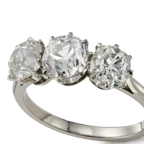 Bague 54 Bague trilogie d’inspiration victorienne à trois diamants taille ancienne en platine 58 Facettes EW-0023