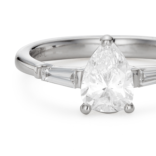 Bague 50 Bague de fiançailles solitaire diamant taille poire en or blanc 18k 58 Facettes VI-0014