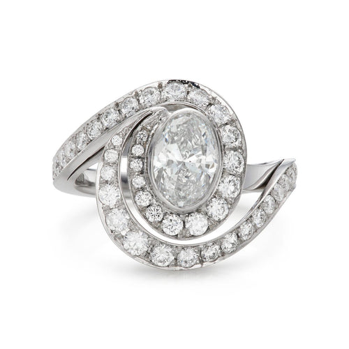 Bague 49 Bague contemporaine en platine, entourage de diamants, 1,77 ct, vers 2021 58 Facettes VI-0016