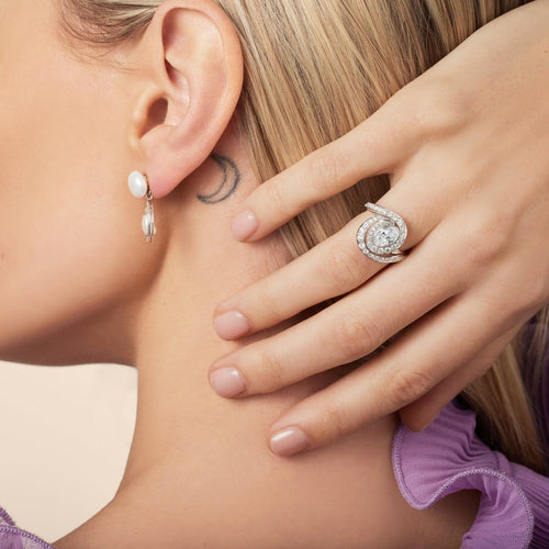 Bague 49 Bague contemporaine en platine, entourage de diamants, 1,77 ct, vers 2021 58 Facettes VI-0016