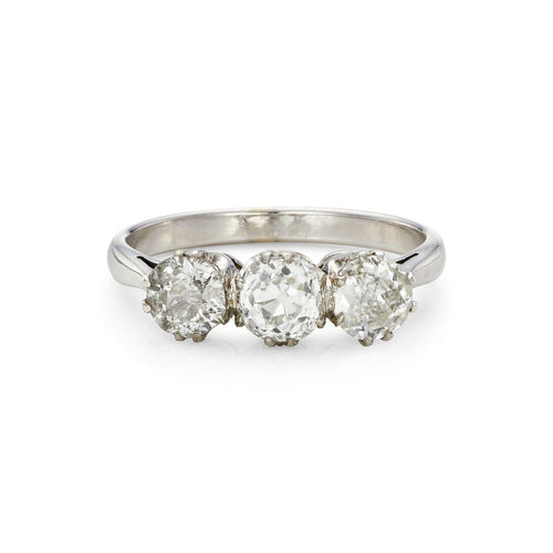 Bague 53 Bague édouardienne trois pierres en diamants taille ancienne, or blanc 18k 58 Facettes VI-0029