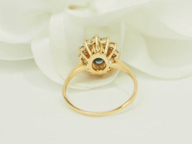 Bague 57 Bague marguerite en or jaune 18 carats, saphir et diamants 58 Facettes 33857