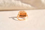 https://cdn.shopify.com/s/files/1/0963/7950/2920/files/bague-tank-ornee-d-un-diamant-central-bague-de-fiancailles.jpg?v=1790673191