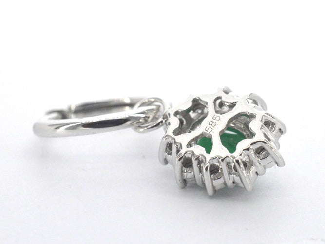 Boucles d'oreilles Boucles d'oreilles pendantes en or blanc, diamants et émeraudes 58 Facettes 2386