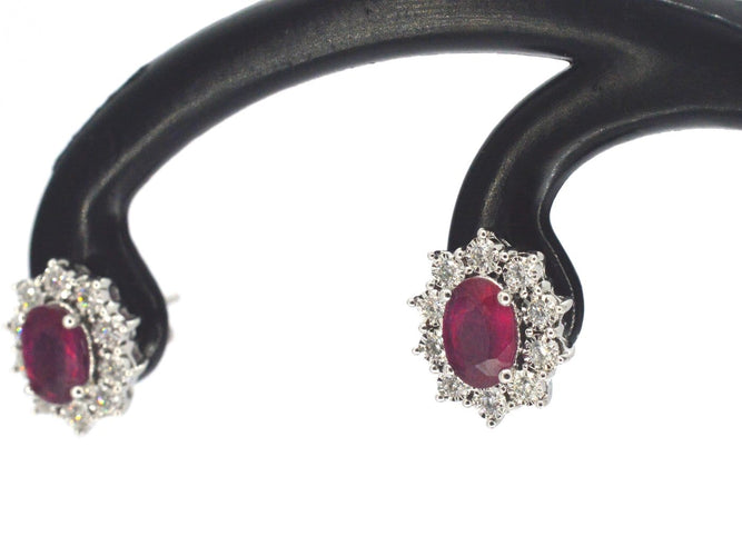 Boucles d'oreilles Boucles d'oreilles en or blanc, diamants et rubis 58 Facettes 2392