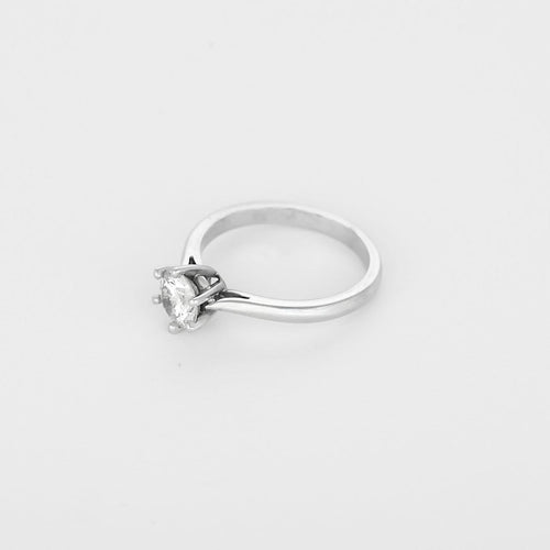 Bague 50 Bague solitaire en or blanc, platine et diamant 0,75 ct 58 Facettes B260497