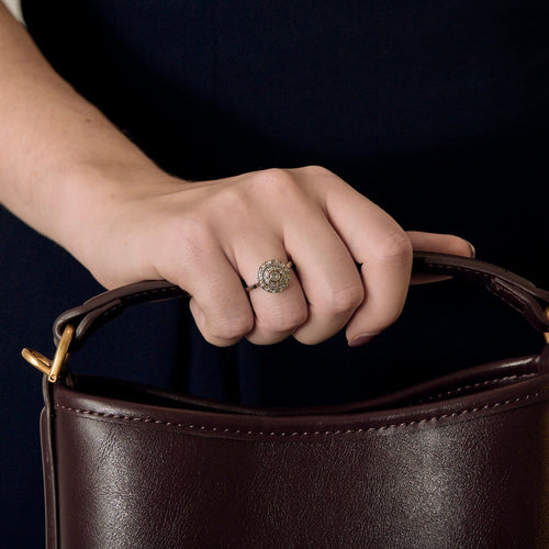 Bague 51 Bague en or blanc 18K et diamants 58 Facettes B260414